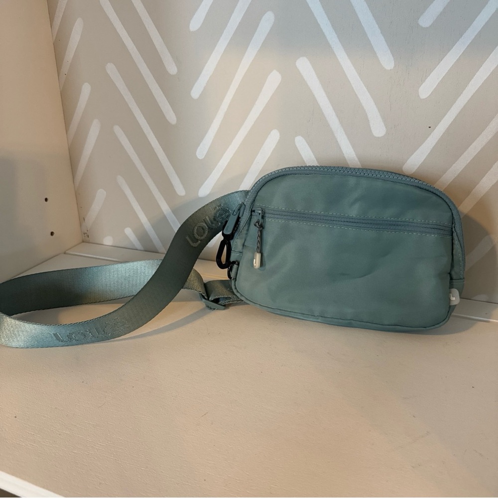LOLE Shoulder Bag